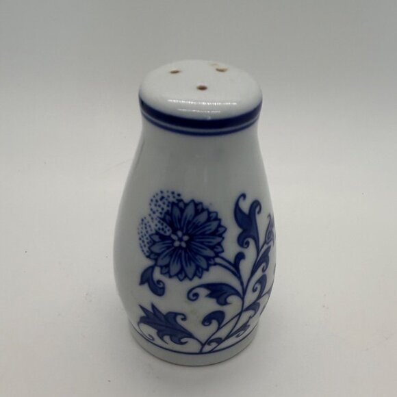 Pier 1 Salt & Pepper Shaker Set Blue & White Floral Chintz Pattern Ceramic - Picture 8 of 14